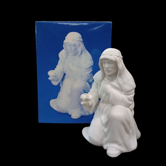 AVON Nativity Collectibles The Innkeeper Figurine 1988 With Box White Porcelain - Picture 1 of 11